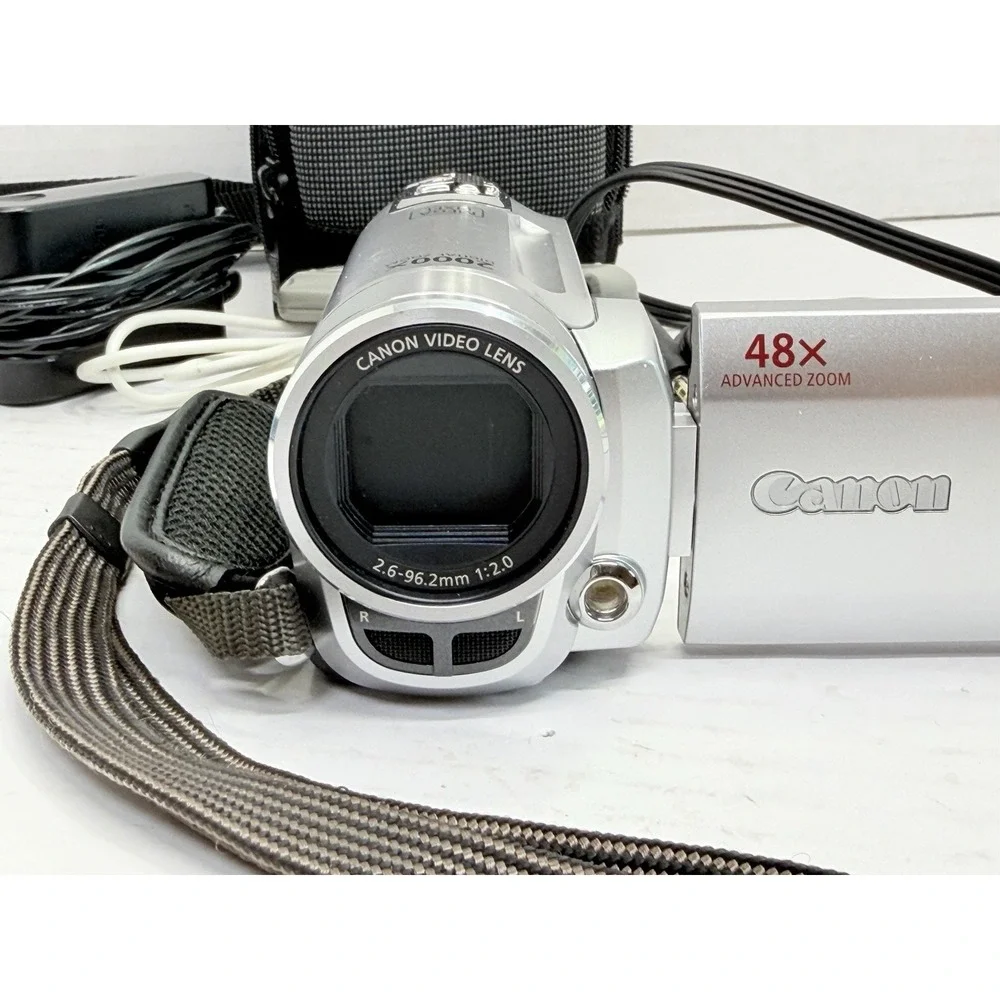 Canon FS100 48X Zoom SD Camcorder Bundle Tested No Charger Dock Remote Case